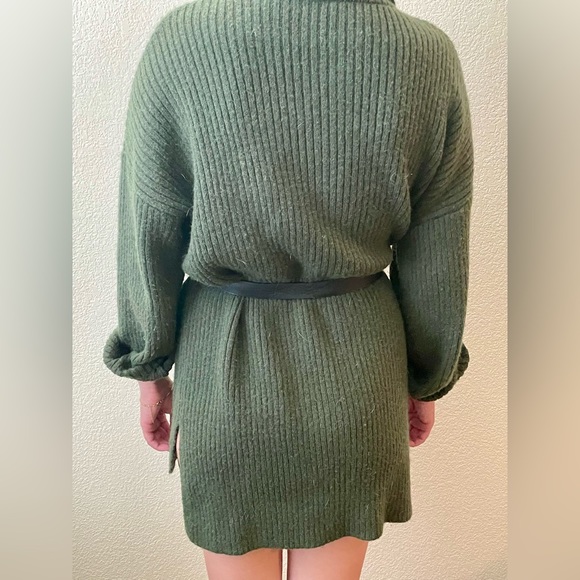 Oversized Green Turtleneck Sweater Dress - Picture 3 of 3